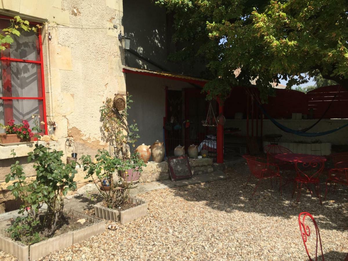 Aux Caprices Des Dieux Bed and breakfast Marnes